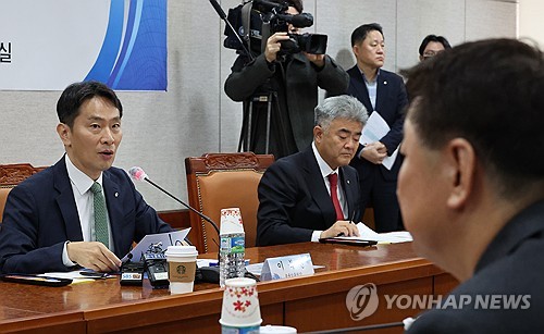 이복현 "은행 검사 결과 발표 미룬 건 매운맛 알리려는 차원"_이수용
