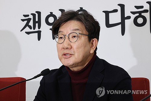 권성동 "韓대행 탄핵시 108명 의원 똘똘 뭉쳐 항거할 것"_한종화