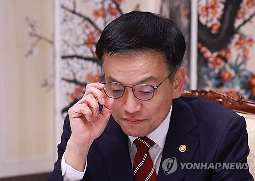 崔대행 "가용자원 총동원해 민생회복에 총력…'속도'가 중요"_박준형