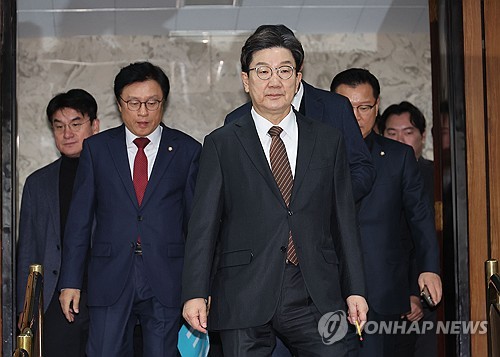 與 "민주당 추경은 무차별 현금뿌리기…민생입법이 우선"_한종화