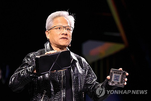 엔비디아 납품 지연되는 삼성 HBM…젠슨 황 "성공 확신"_김학성