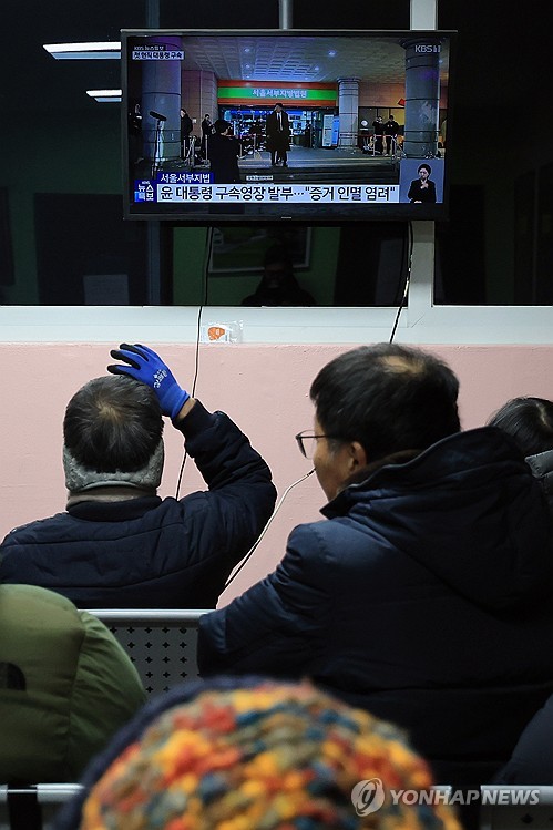 尹구속에…與 "파장 고려했는지 의문"-野 "헌정질서 바로 세우는 초석"_한종화