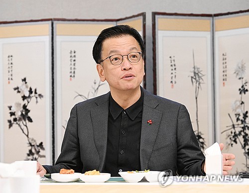 崔대행 "美정책, 우리 경제 파급 큰 사안 중심 대응…국익 최우선 원칙"_박준형
