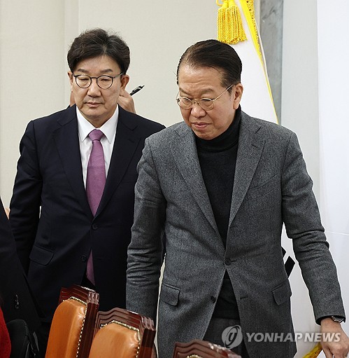 권영세, 이재명 '성장 노선'에 "기업 뒤통수치고 반창고 붙이는 격"_한종화