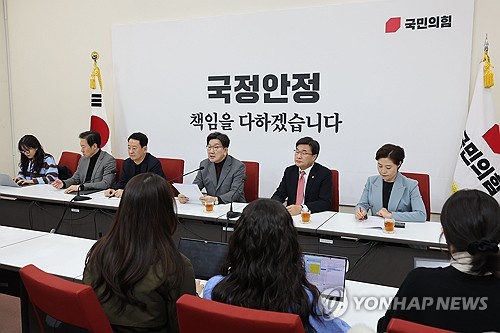 권성동 "이재명 연금 모수개혁 주장은 정치공학…구조개혁 병행해야"_한종화