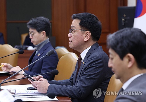 崔대행 "딥시크 등 경제 변수 계속 등장…최소 34조 첨단전략산업기금 신설"_박준형