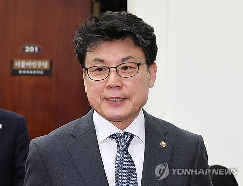 민주 "정년 연장 논의 시작할 때…노후소득 보장이 원칙"_한종화