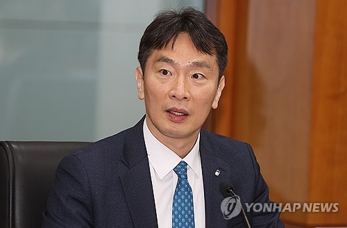 이복현, 우리금융에 끝까지 '매운맛'…부담 커진 금융위_이현정