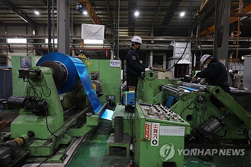 美, 철강·알루미늄 수입품에 25% 관세 부과 발효…중국은 45%_윤시윤