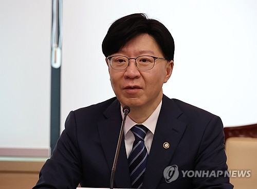 [공직자 재산] 금융당국 '최고부자' 김소영 93억…김병환 7.3억·이복현 17억_이현정