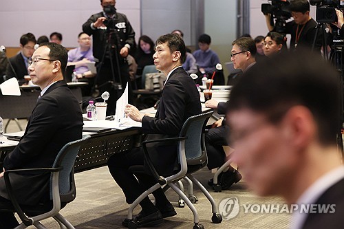 이복현 "상법 재의요구권 행사 직 걸고 반대…원점으로 돌릴 순 없어"_박경은
