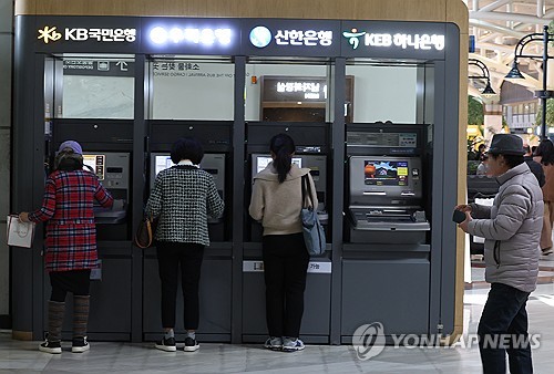 [금융지주 3Q실적] 대출제동에도 이자이익 좋았는데…4분기 '복병'은_윤슬기