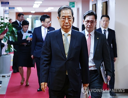 민주 "韓대행, 늦어도 8일까지 대선일 공표해야"_정지서