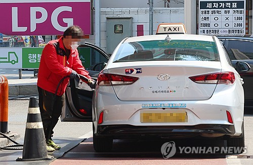 국토부, LPG 차량 최대 충전율 85%로 향상…택시업계 의견 반영_한종화