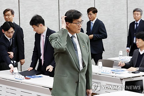이창용 "내일 탄핵선고까지 보고 종합적으로 성장 영향 점검"_손지현