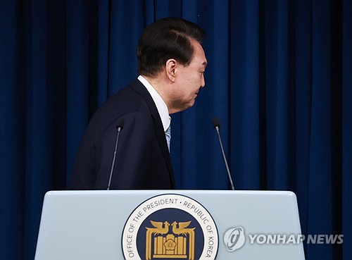 [尹 탄핵] 주요 외신, 일제히 '尹대통령 파면' 긴급뉴스 타전_정윤교