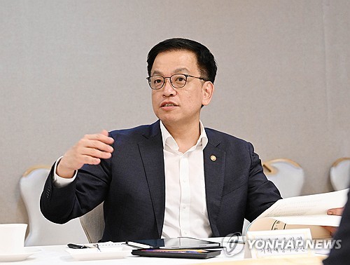 최상목 "모듈러 공법 확산·건설업 고부가가치화 적극 뒷받침"_최욱