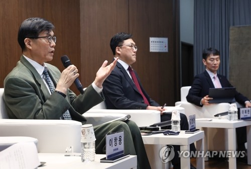 이창용 "은행들 자산 70% 부동산, 금융시장에 굉장히 위험"(종합)_손지현