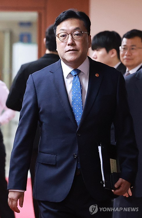 김병환 "종투사 모험자본 공급해야…영역 확장된 만큼 혁신성 보여달라"_박경은