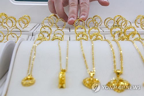 [뉴욕 금가격]달러 약세에 1.5% 상승…지정학 리스크 지속_장예진