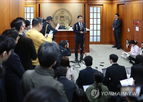 이복현 "상법 미표결은 헌법 취지 반해…1천500만 투자자 외면하는 꼴"_박경은