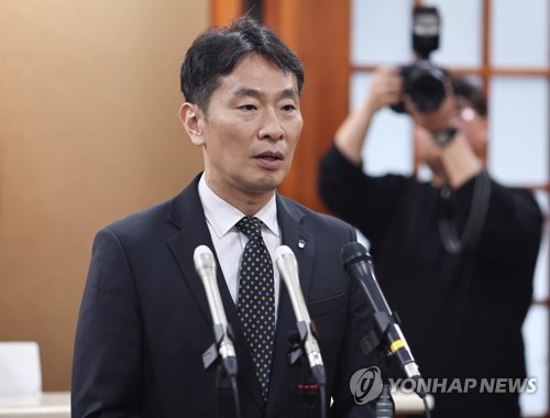 민주, 갑작스러운 이복현 칭찬…"소신 갖고 일해 경의"(종합)_정지서