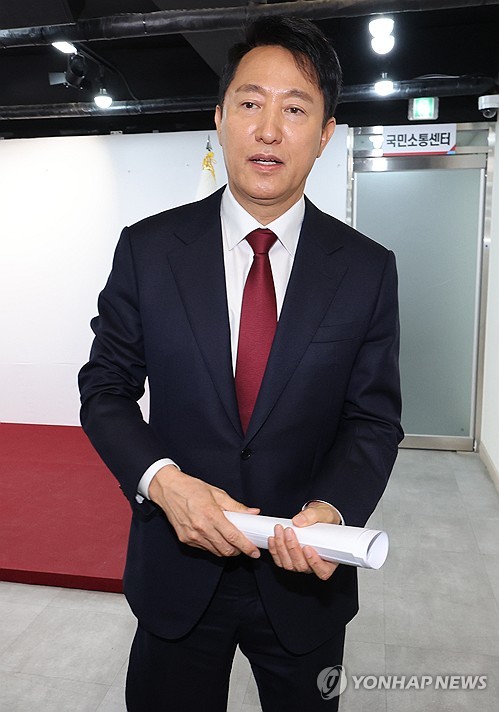 오세훈, 대선 불출마…"비정상의 정상화 위해 백의종군"_정지서