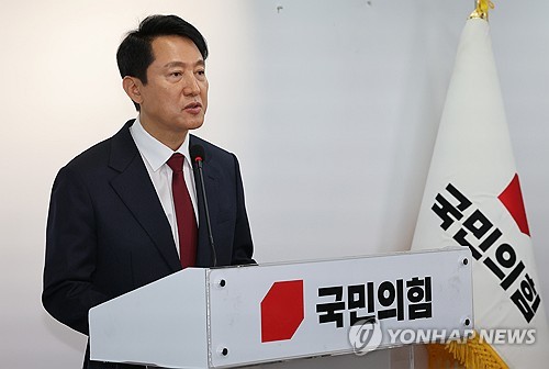 홍준표, 오세훈 불출마에 "함께 완전히 새로운 나라 만들겠다"_정지서