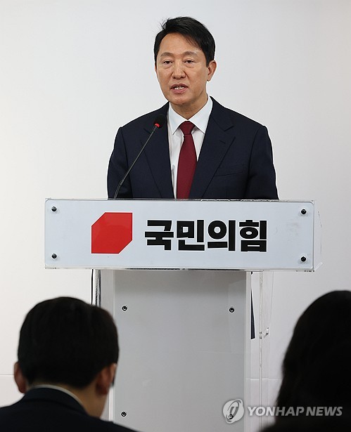 안철수, 오세훈 불출마에 "당 재건에 큰 역할 해달라"_정지서