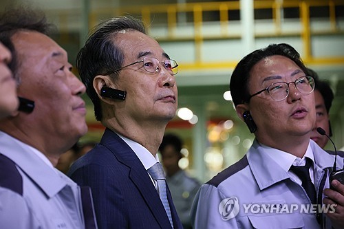 민주 "韓대행, 의도적 간보기…꽃가마 기다리지 말고 사퇴하라"_황남경