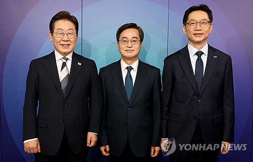 민주 주자들 두번째 토론…'대규모 추경·재정확대·금리인하'(종합)_정지서