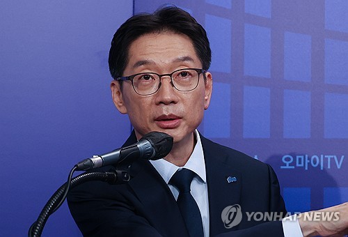 발언하는 김경수 대선 경선 후보