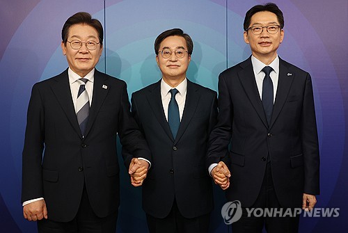민주 주자들 두 번째 토론…'대규모 추경·재정확대·금리인하'(종합 2보)_정지서