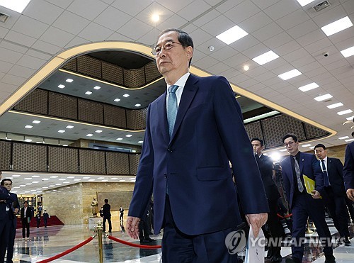 韓대행 "추경, 경제회복 소중한 마중물…조속한 처리 간곡히 부탁"(종합)_정지서