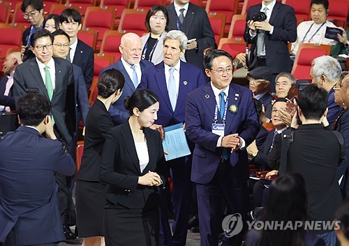 존 케리 미 前국무 "전 세계 선박이 저탄소·무탄소가 되는 시작점"_한종화