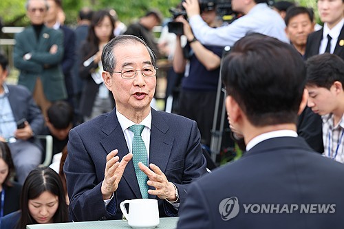 한덕수 "어떤 일 있었든 국민께 죄송…김문수가 약속 안 지켜"_정지서