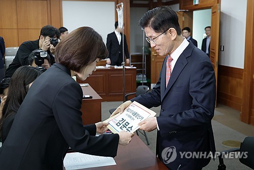 후보등록 마친 김문수 "놀라운 기적…민주주의 바로 세운 당원께 감사"_온다예