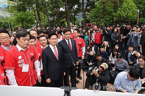김문수 "해수부 부산 이전은 검토해봐야…우선순위는 산은"_온다예