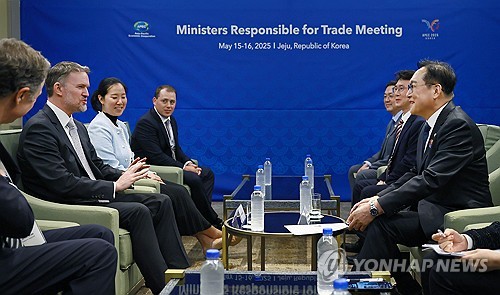 통상교섭본부장 "美 그리어 USTR 대표와 관세 협상 일정·절차 점검"_유수진