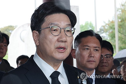 권성동 "인위적인 尹 탈당은 당내 갈등 심화할 우려"_온다예