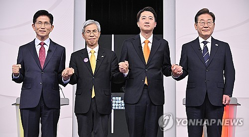 [대선토론] 한 방 없었던 첫 대결…'독주' 李 향한 협공만_정지서