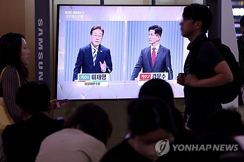 대선 토론 나선 이재명-김문수 후보