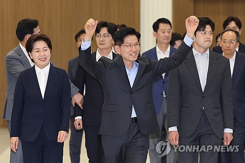 삼성전자 캠퍼스 찾은 김문수 "회장이 이렇게 오래 재판받는 사례가 있나"_온다예