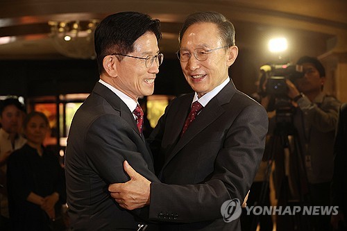 김문수 만난 이명박 "끝까지 진정성있게 단일화에 최선 다해달라"_온다예