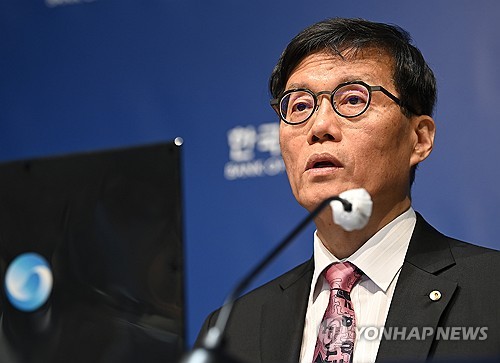 이창용 "경기부양책 시급…금리 과도하게 낮추면 집값 상승 우려 커"_오진우