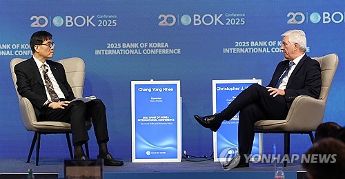 이창용 "관세 물가 영향 정말 단기적?"…월러 "일시적 맞다"(종합2보)_오진우