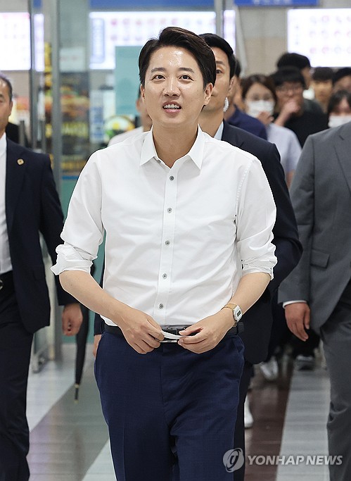이준석 "대선 당당히 완주…이제 응답해달라"_황남경