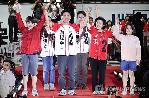 김문수 "내일 소중한 한표 똑바로 찍으면 경제 살아날 것"_온다예
