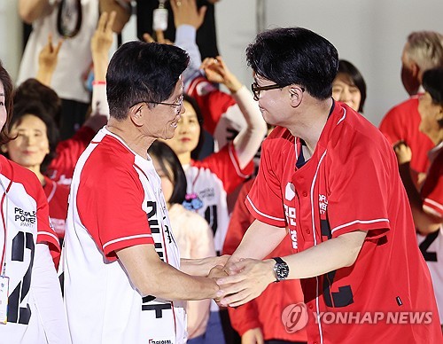한동훈 "불법계엄 옹호 구태정치에 단호한 퇴장명령 내린 것"_온다예