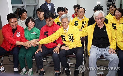 권영국 "앞으로도 힘차게 걸어온 길 그대로 올곧게 갈 것"_황남경